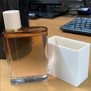 Burberry her intense